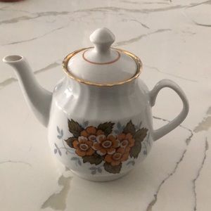 RPR Vintage Porcelain Tea Pot